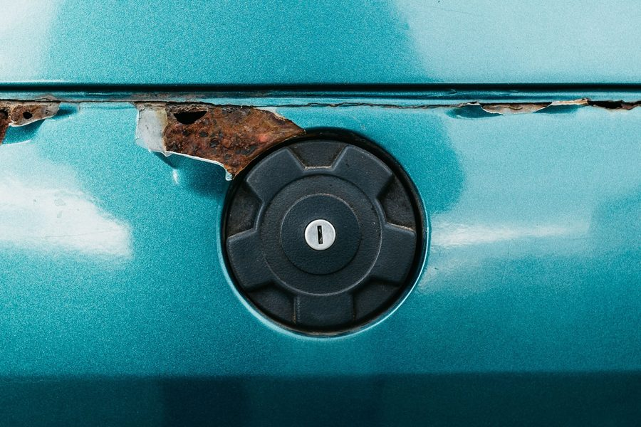 Agua en el depósito de combustible: síntomas y solución